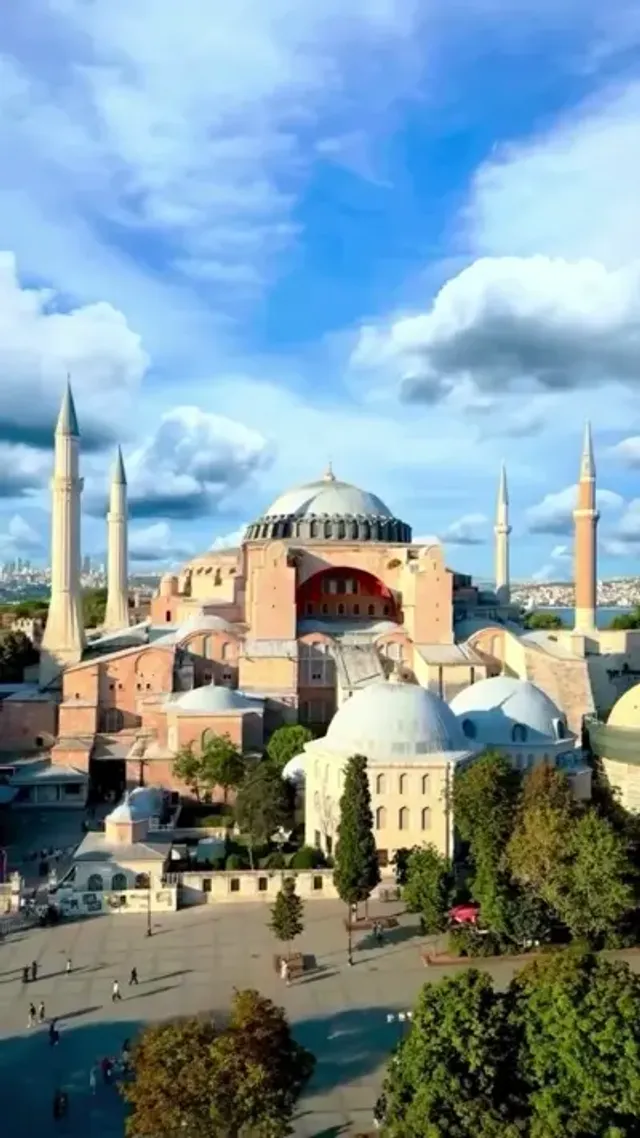 Hagia Sophia Guided Tour with Skip-the-Ticket-Line Entry