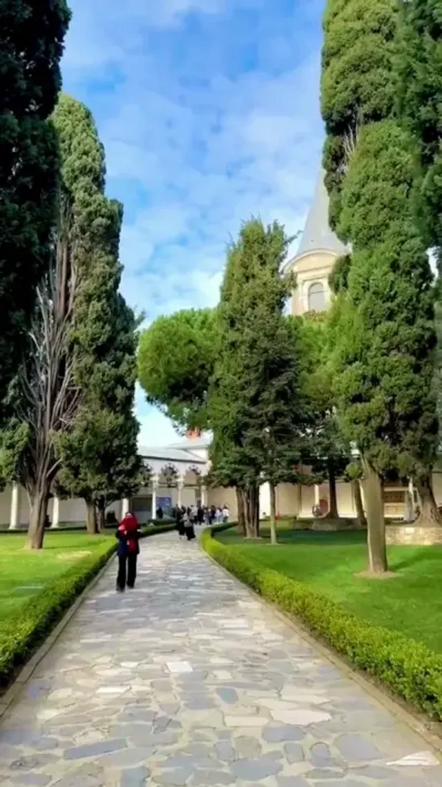 Topkapi Palace Museum Guided Tour Including Entry Tickets
