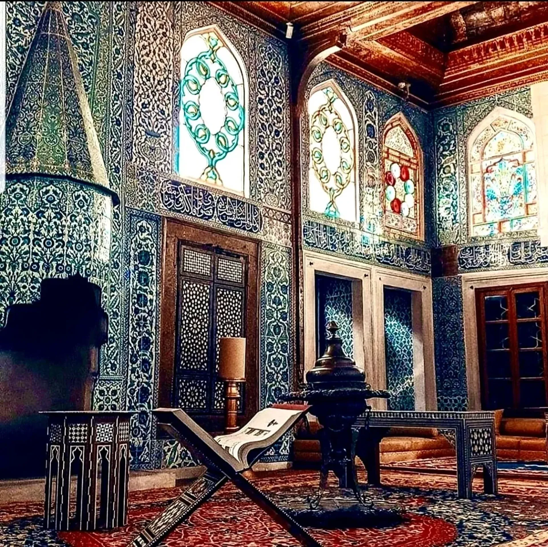 Hunkar Pavilion Walking Tour with Audio Guide