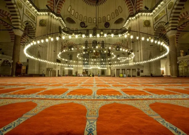 Suleymaniye Mosque Walking Tour with Audio Guide