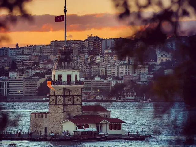 Maiden's Tower: Entrada Sem Fila com Audioguia