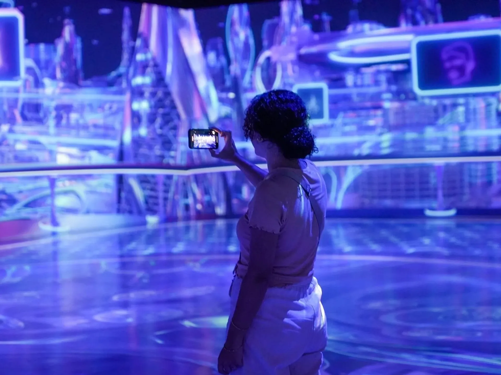 Entrée coupe-file au Digital Experience Museum