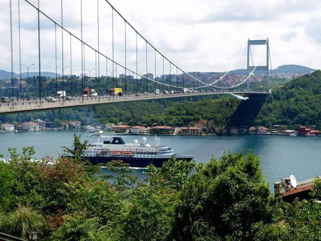 تذكرة دخول رحلة Bosphorus السياحية البحرية مع دليل صوتي