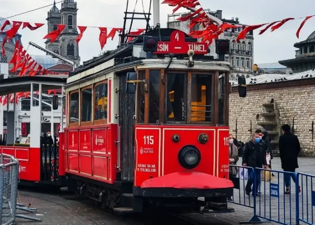 Taksim Square & Istiklal Street Walking Tour with Audio Guide