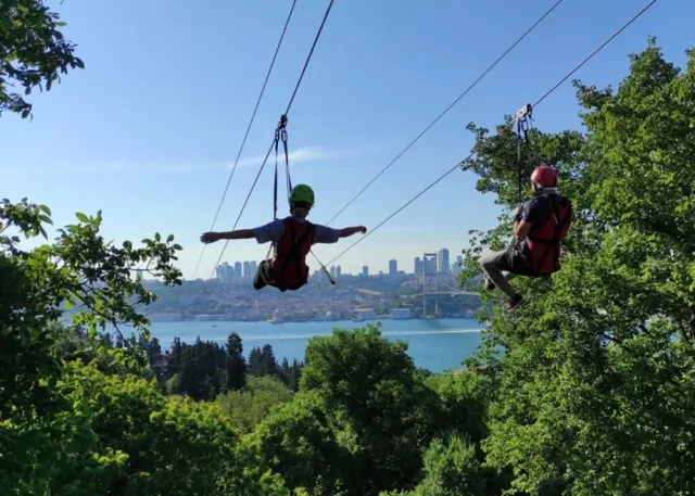 Entrada a la Aventura Zippline en Nakkastepe