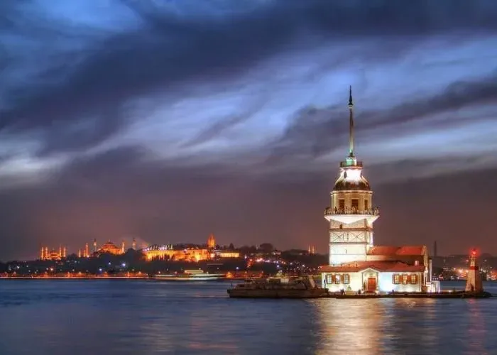 Maiden's Tower: Entrada Sem Fila com Audioguia