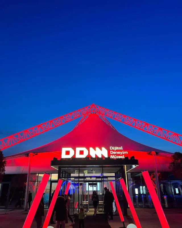 Entrée coupe-file au Digital Experience Museum