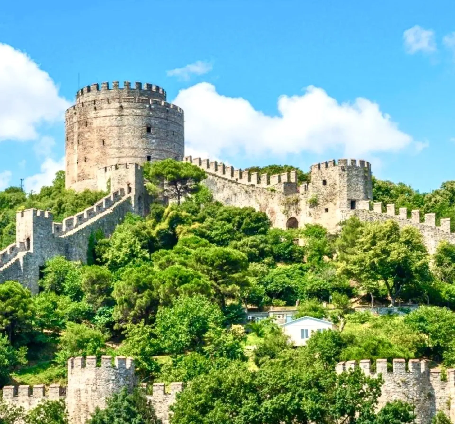 Rumeli Fortress Skip-the-Ticket-Line Entry with Audio Guide