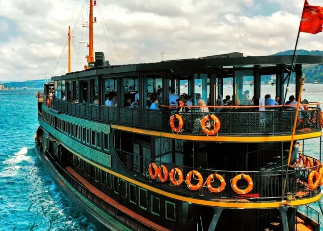 Le Vapeur Magique - Morning Turkish Breakfast Cruise