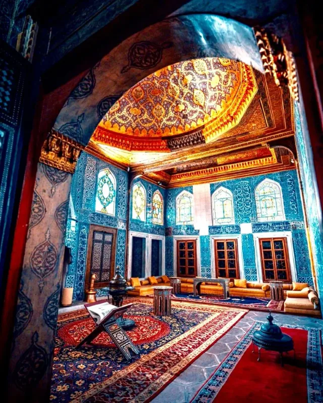 Hunkar Pavilion Walking Tour with Audio Guide