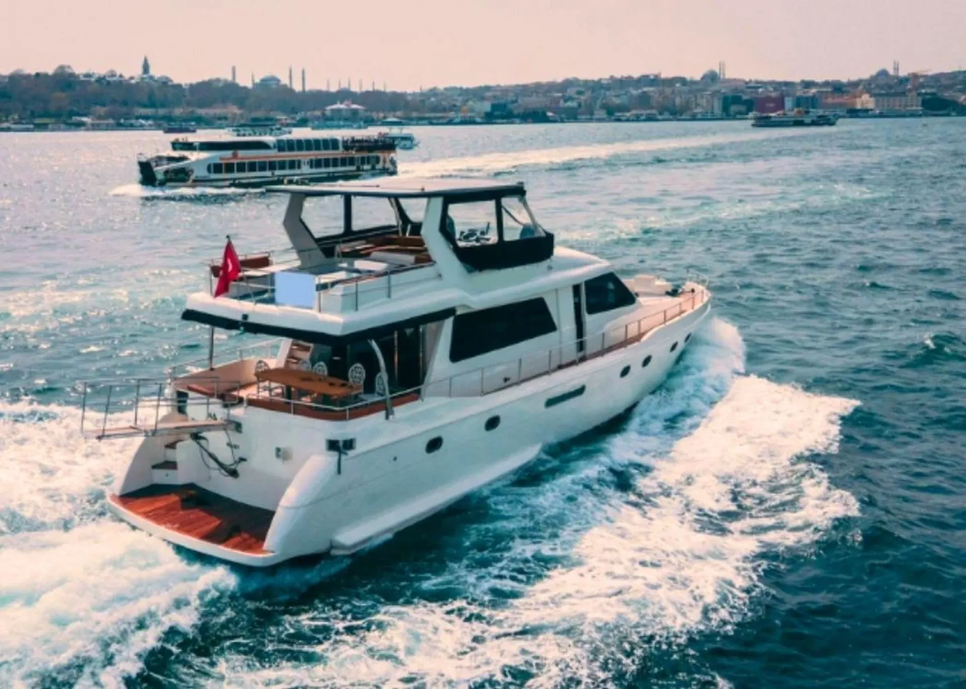 Частный яхт-тур по Босфору