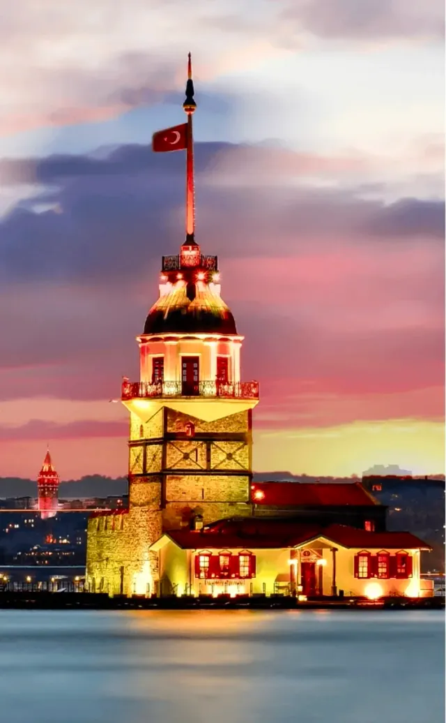 Maiden's Tower: Entrada Sem Fila com Audioguia