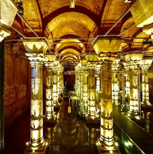 Entrée coupe-file à la Citerne Serefiye (Theodosius) avec audioguide