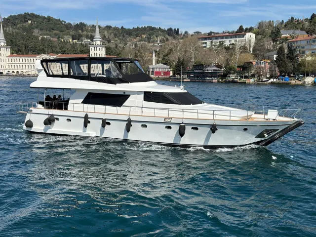 Luxury Yacht Bosphorus Sunset Cruise
