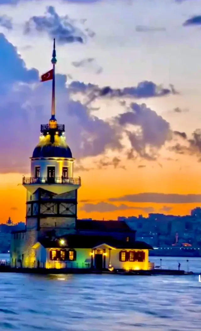 Maiden's Tower: Entrada Sem Fila com Audioguia