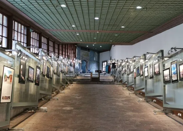 Hunkar Pavilion Walking Tour with Audio Guide