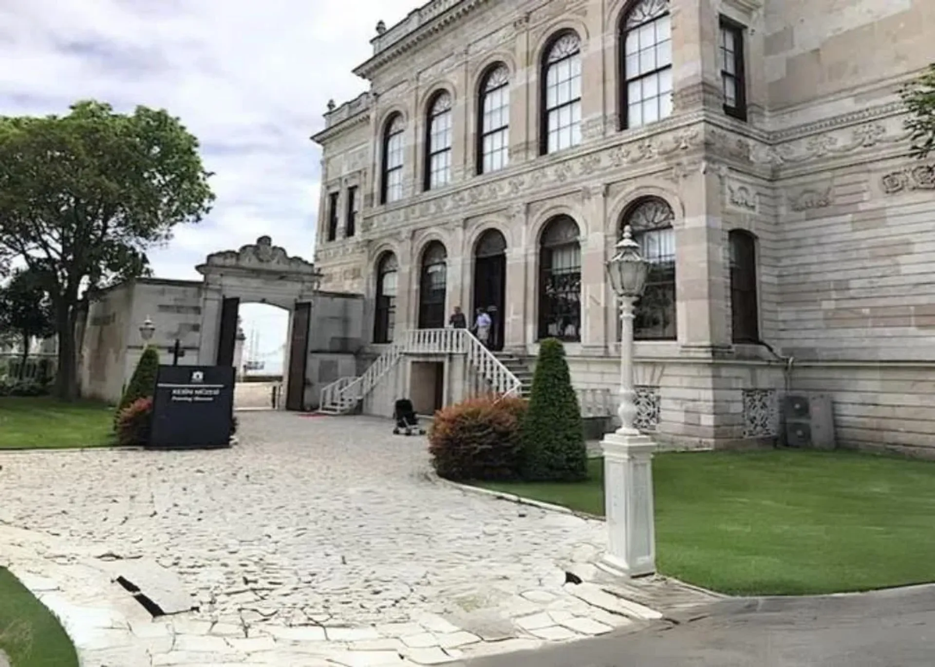 Ulaz u National Palaces Painting Museum bez čekanja u redu uz audio vodič