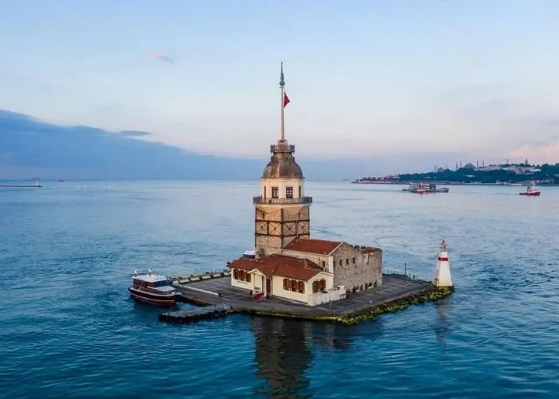 Maiden's Tower: Entrada Sem Fila com Audioguia