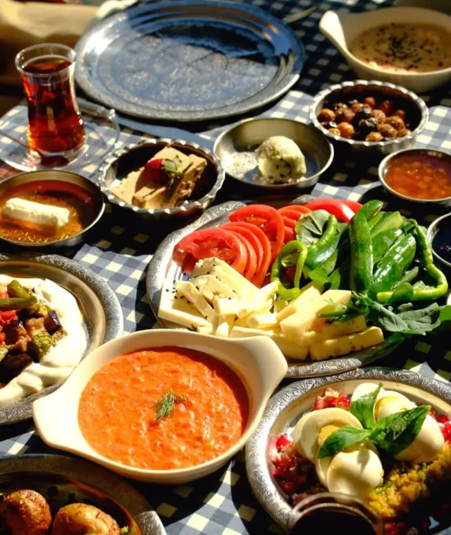 Le Vapeur Magique - Morning Turkish Breakfast Cruise