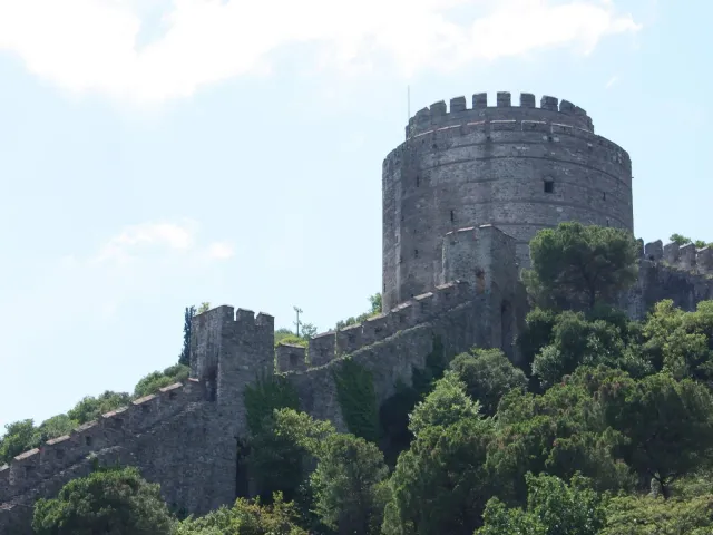 Rumeli Fortress Skip-the-Ticket-Line Entry with Audio Guide