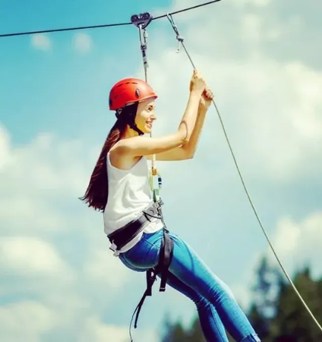 Entrada a la Aventura Zippline en Nakkastepe