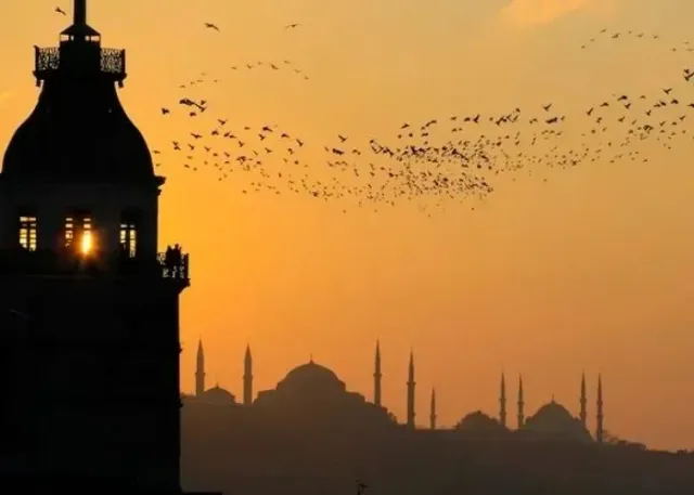 Maiden's Tower: Entrada Sem Fila com Audioguia