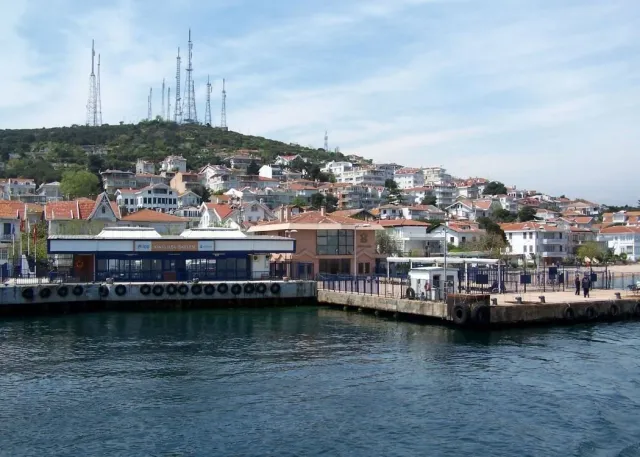 Visite à pied de Kinaliada Island avec audioguide