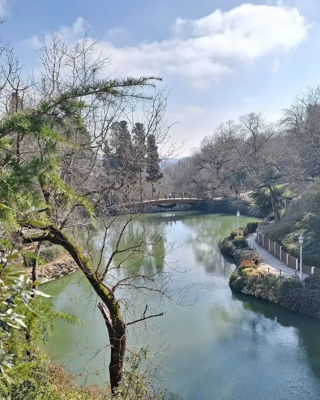 Пешачка тура во Yildiz Park со аудио водич