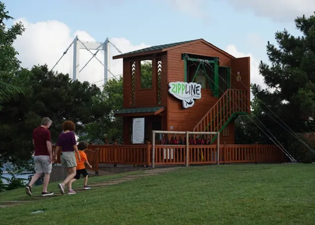 Entrada a la Aventura Zippline en Nakkastepe