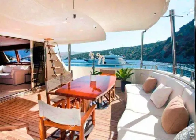 Tur Privat de Înot cu Yachtul în Insulele din Istanbul