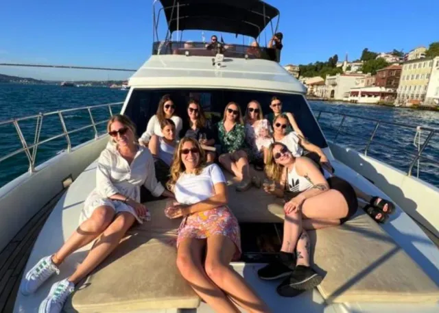 Tur Privat de Înot cu Yachtul în Insulele din Istanbul
