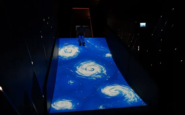 Entrée coupe-file au Digital Experience Museum