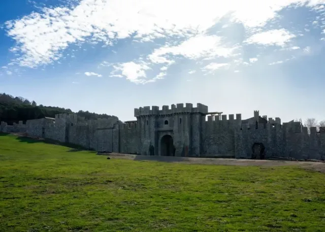 Rehberli Stüdyo Turu: Dirilis Ertugrul, Kurulus Osman ve Destan