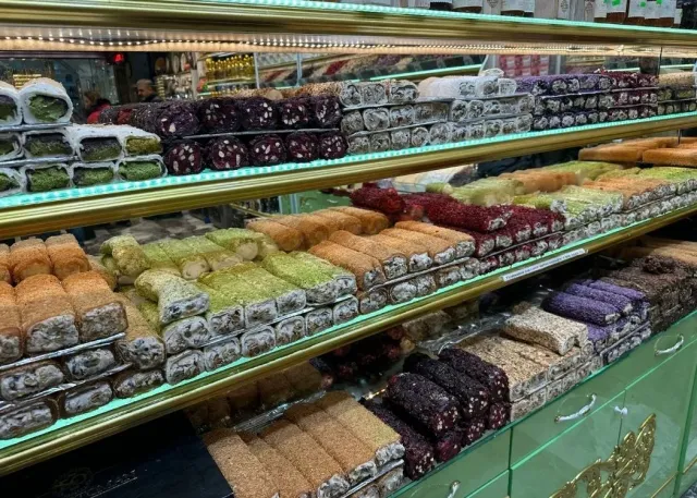 Spice Bazaar Turkish Delights & Herbal Teas Tasting Experience in Istanbul