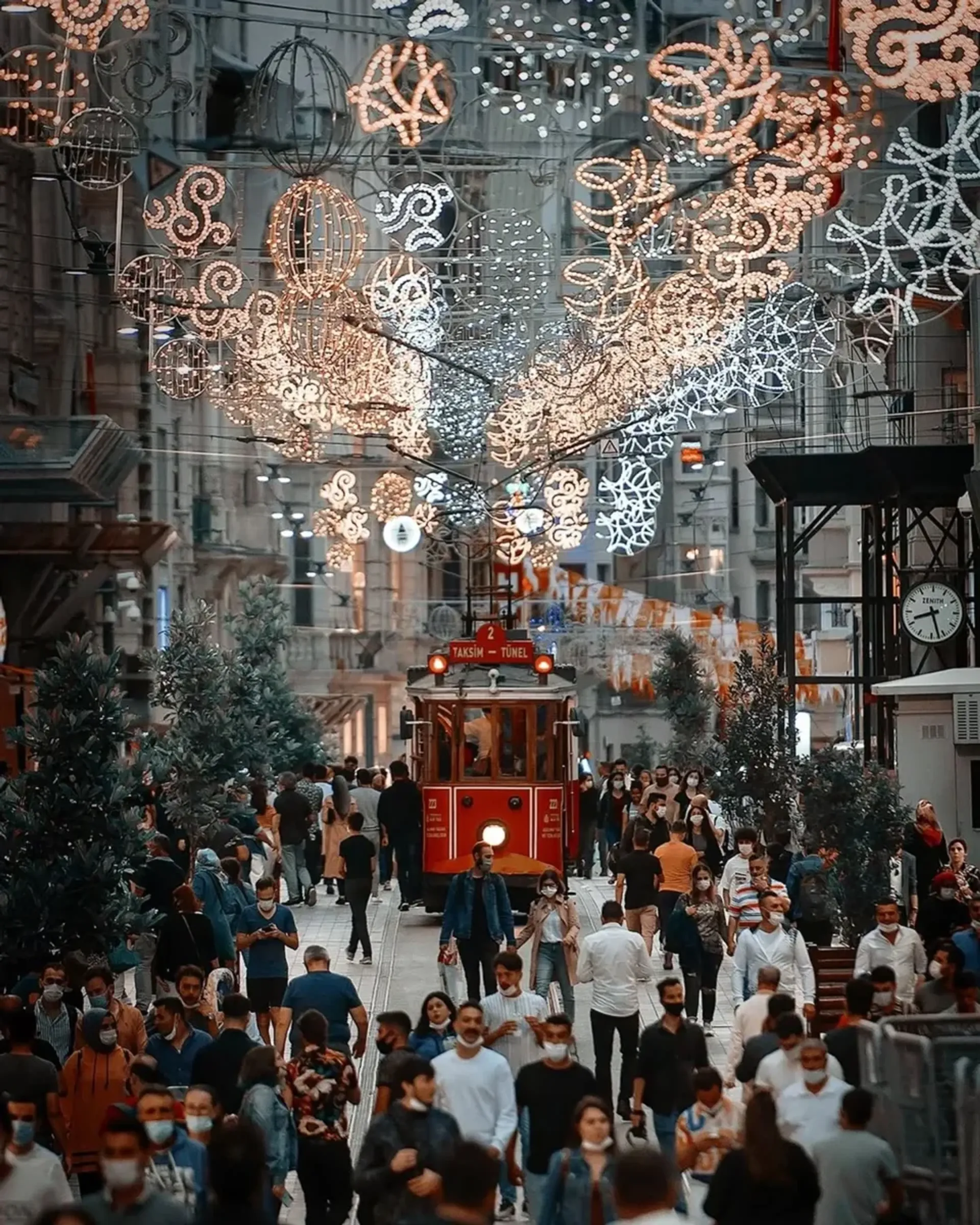 Taksim Square & Istiklal Street Walking Tour with Audio Guide