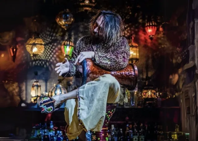 Expérience gastronomique premium avec spectacles exclusifs au Nomads Restaurant