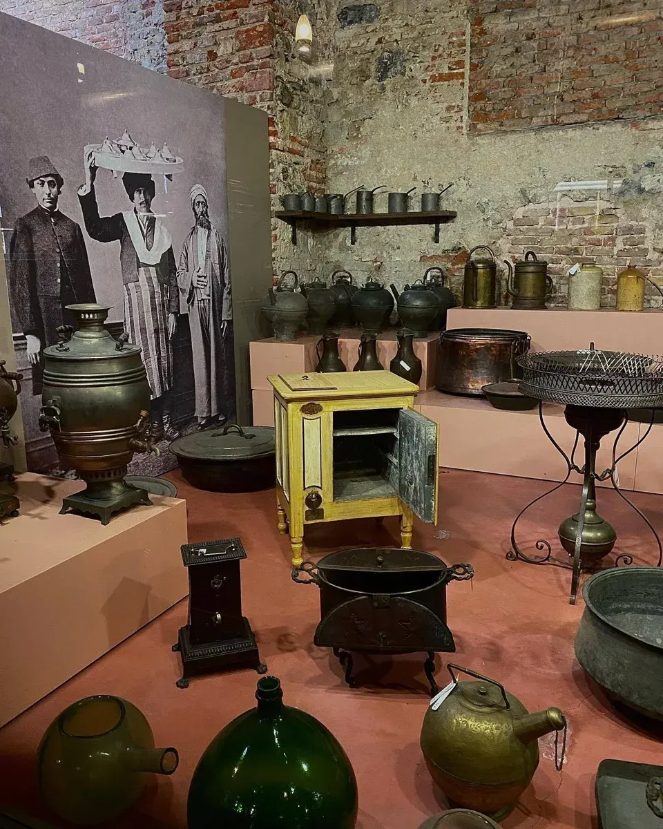 ورود بدون انتظار در صف بلیت موزه Palace Collections همراه با راهنمای صوتی