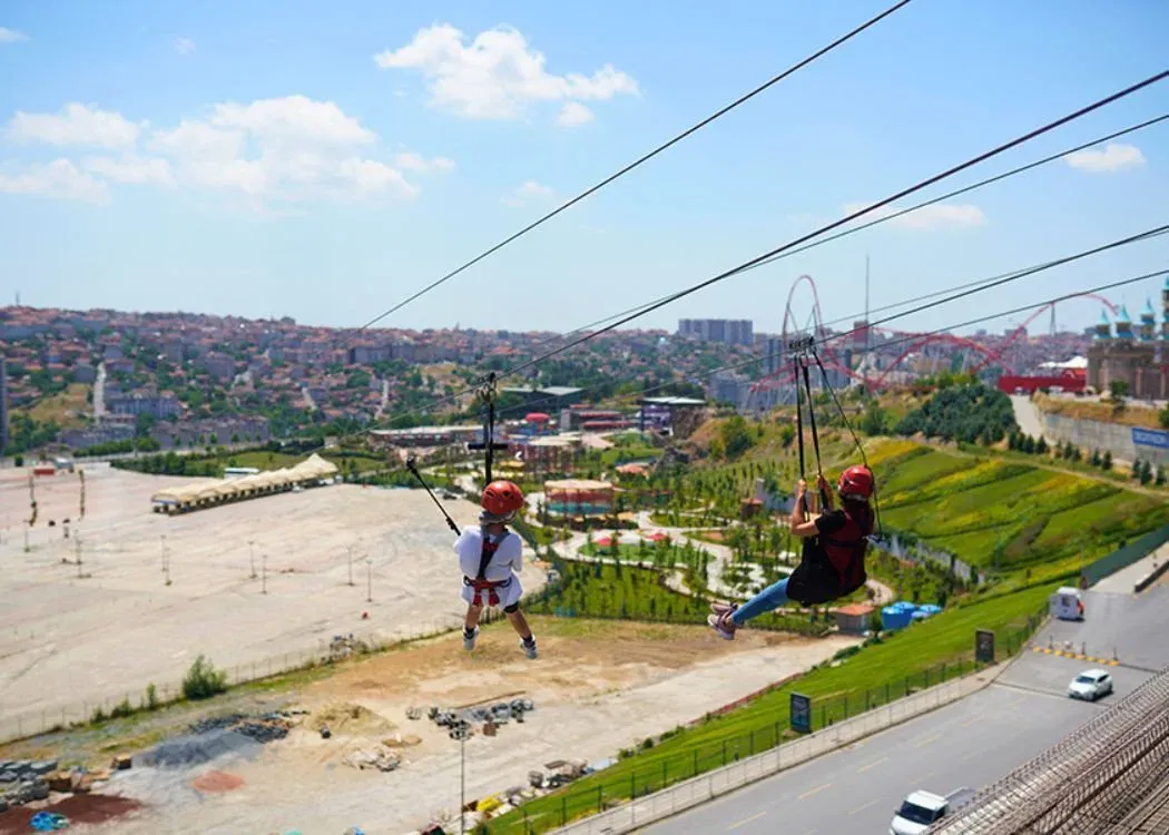 Tiket Masuk Zippline Vialand