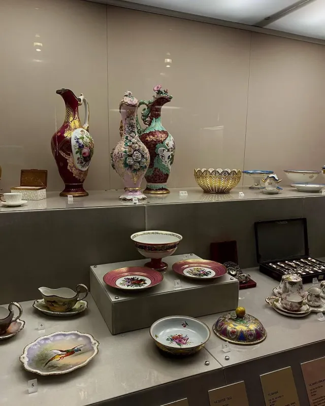 The Palace Collections Museum Είσοδος Skip-the-Ticket-Line με Ηχητικό Οδηγό