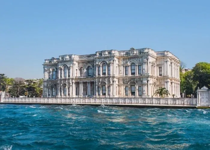 Beylerbeyi Palace Museum میں ٹکٹ لائن اسکیپ انٹری آڈیو گائیڈ کے ساتھ