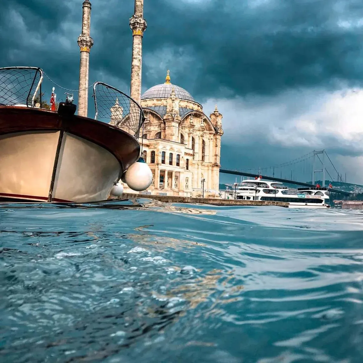 Ortakoy Mosque वॉकिंग टूर ऑडियो गाइड के साथ