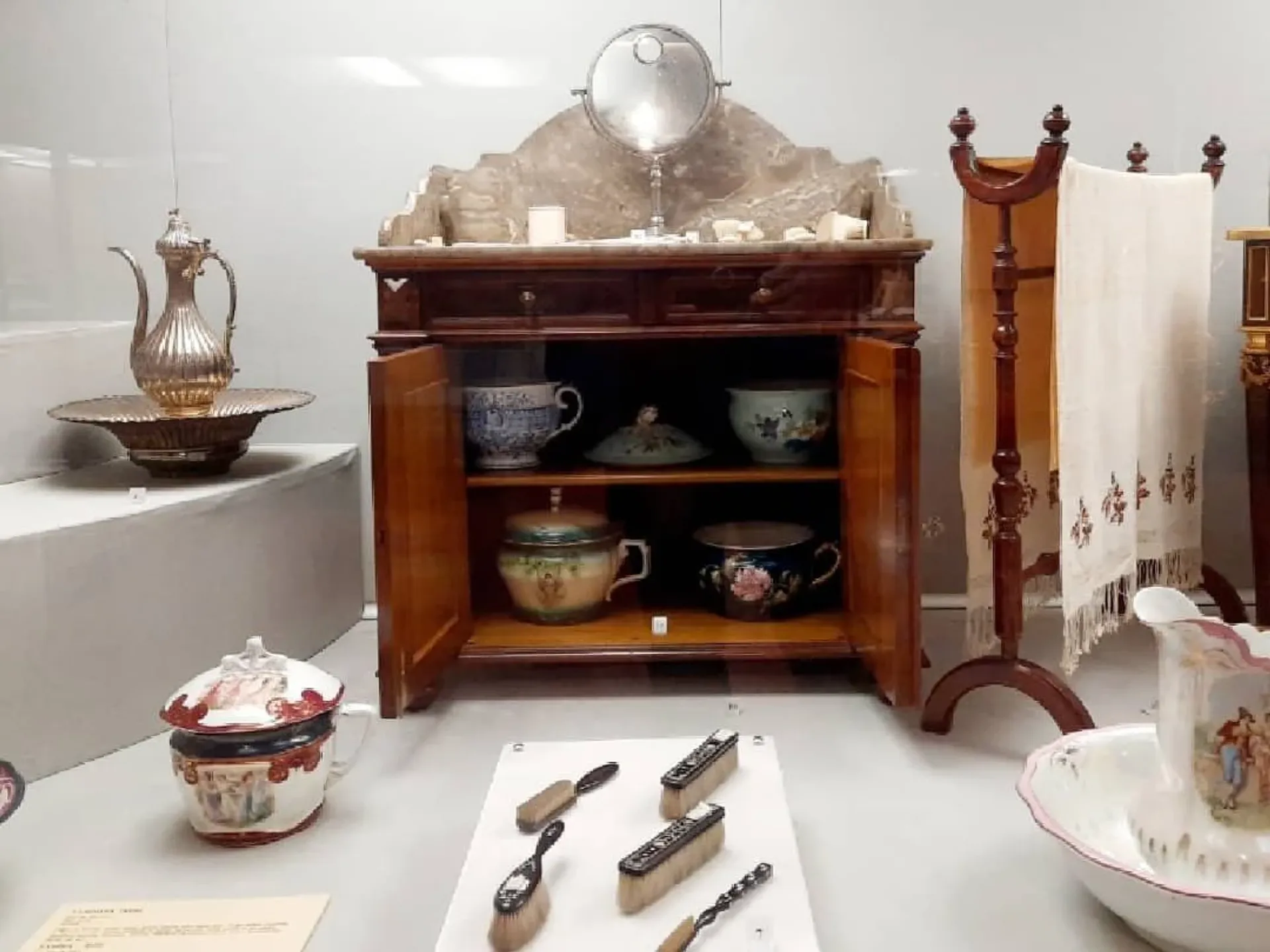 The Palace Collections Museum Είσοδος Skip-the-Ticket-Line με Ηχητικό Οδηγό