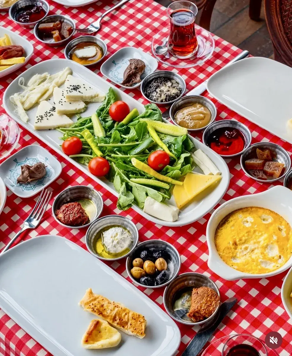 Le Vapeur Magique - שייט בוקר עם ארוחת בוקר טורקית