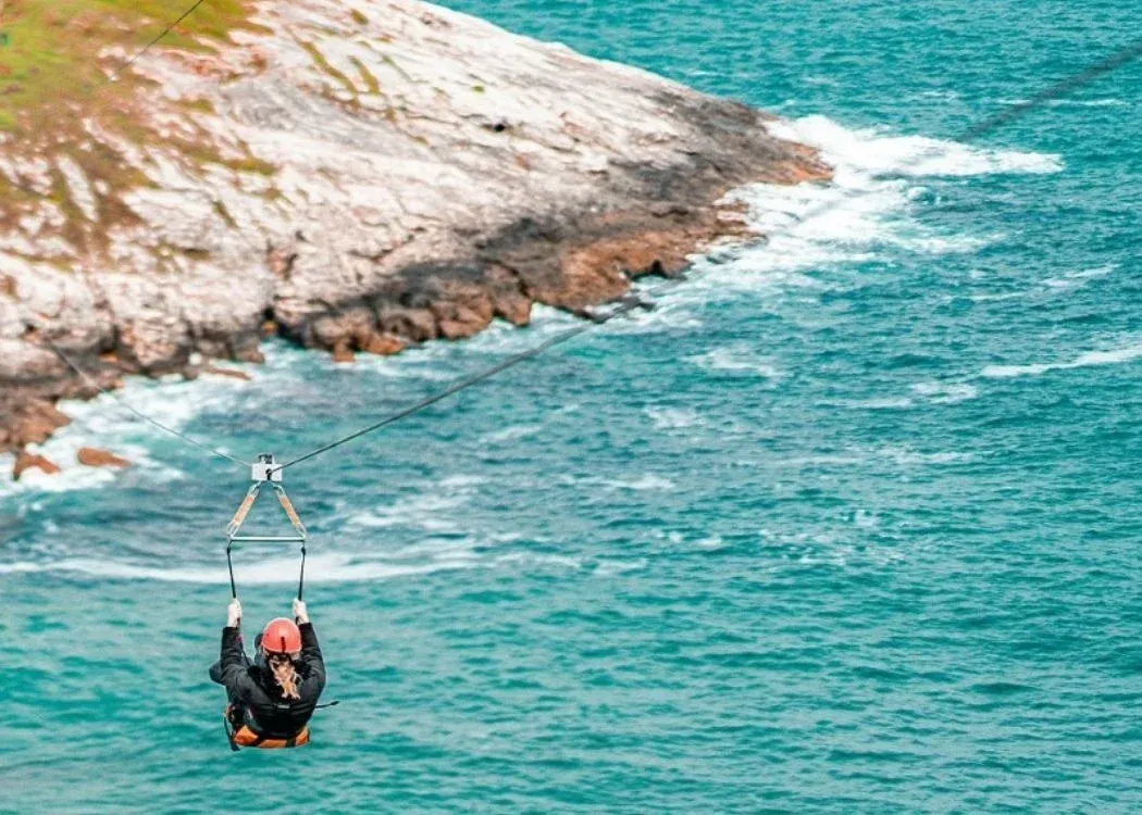Entrada a la Aventura Zippline en el Faro de Sile