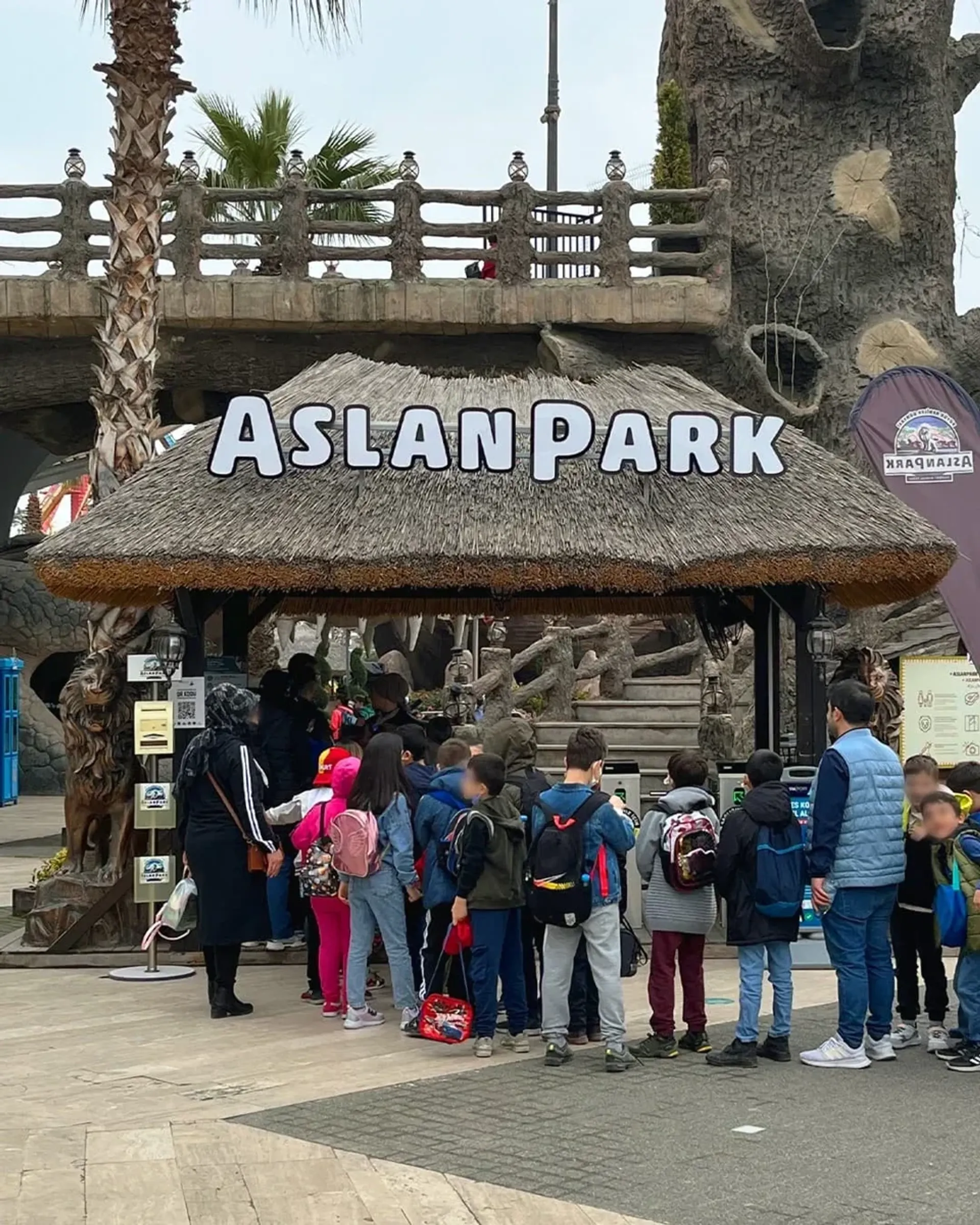 כניסה לגן החיות Lion Park