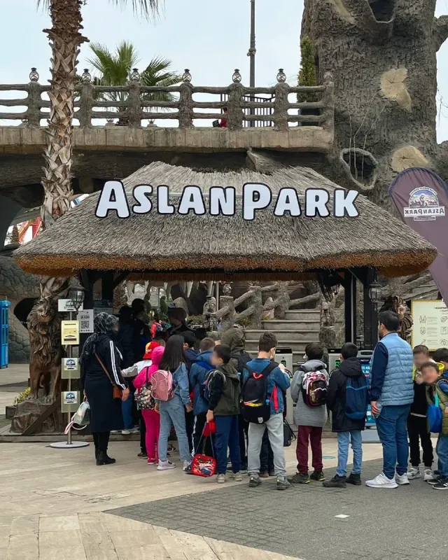 כניסה לגן החיות Lion Park