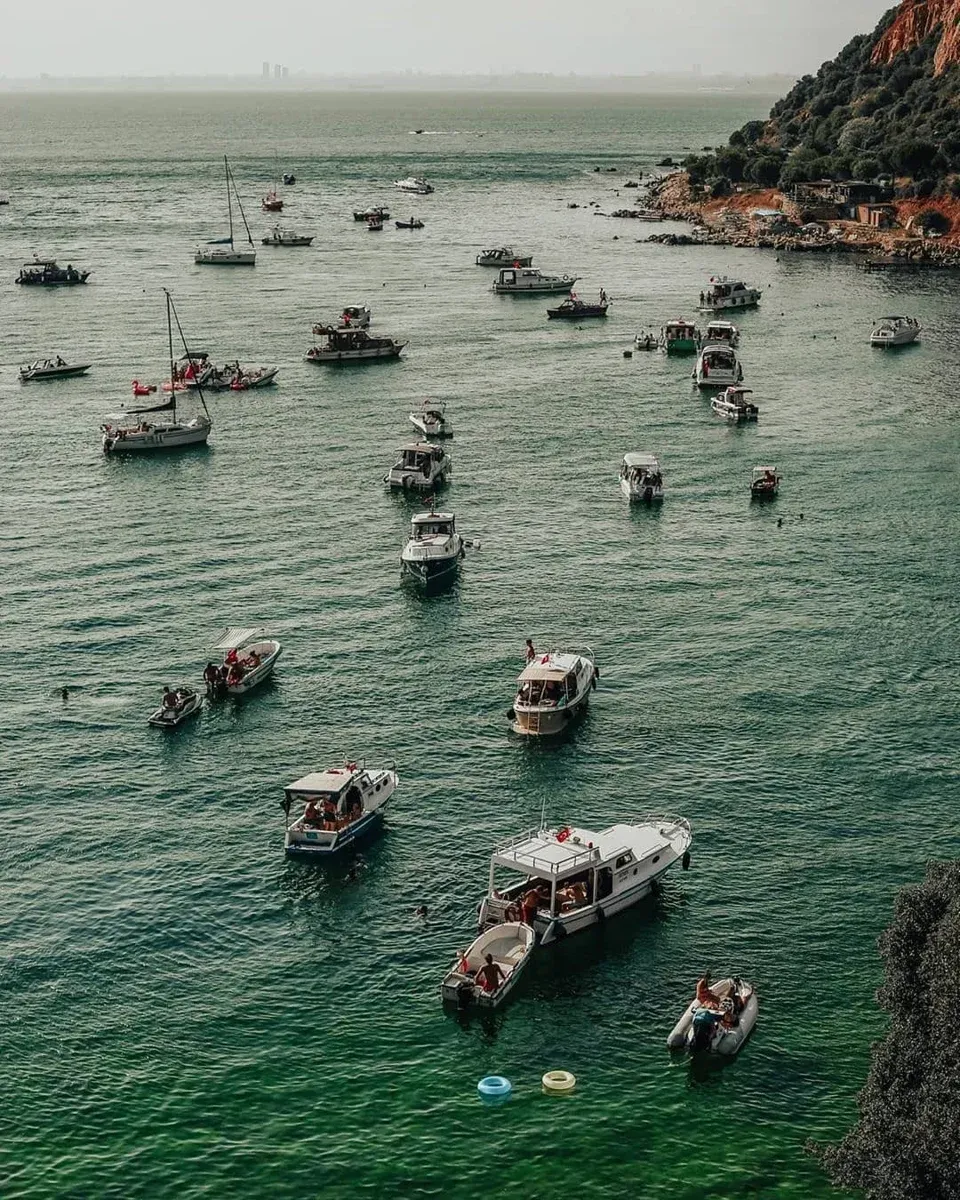 Tour a pie por la Isla Kinaliada con Audioguía