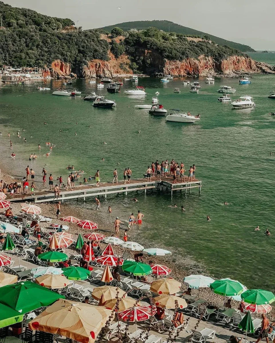 Tour a piedi di Kinaliada Island con Audioguida