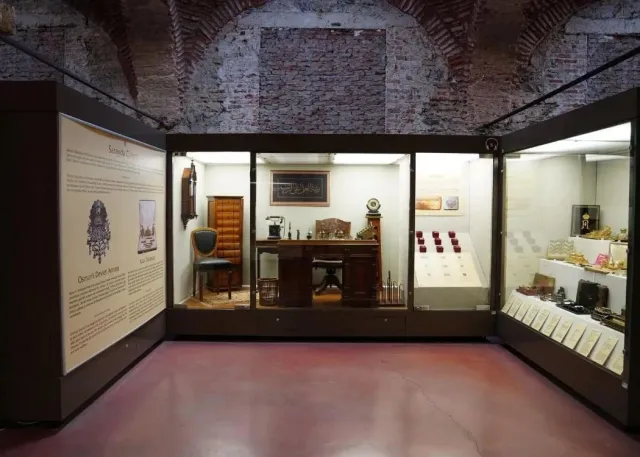 The Palace Collections Museum Είσοδος Skip-the-Ticket-Line με Ηχητικό Οδηγό