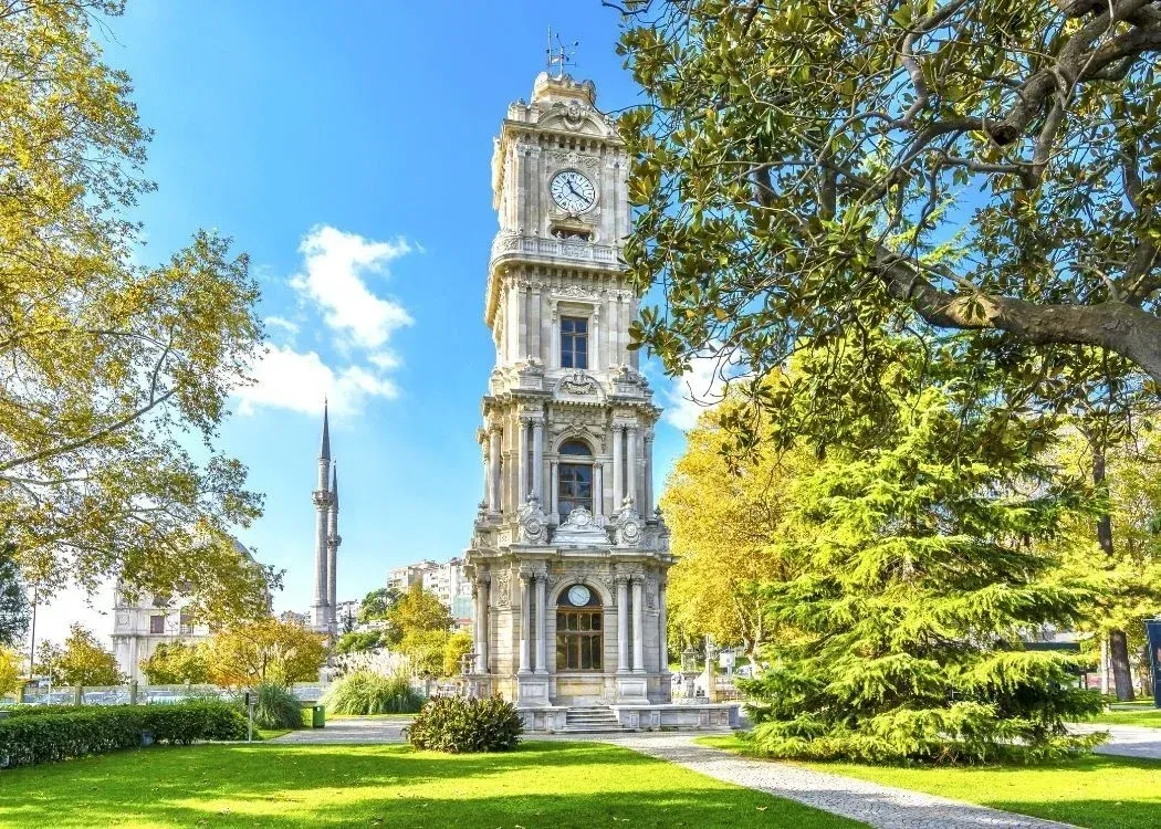 Dolmabahce Palace Museum Lewati Antrean Tiket dengan Panduan Audio